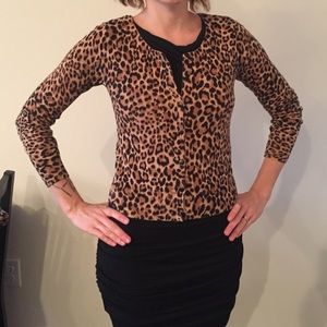 H&M fitted leopard cardigan sz 2. Hardly worn.