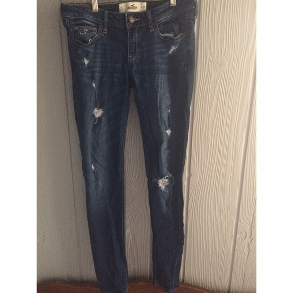 Size 5 distressed Hollister jeans