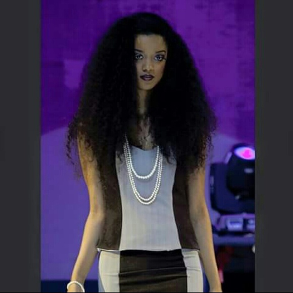 Designer sample - Picture 2 of 2