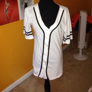 Love culture baseball tee