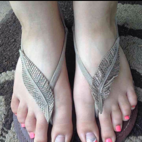 Feather sandals