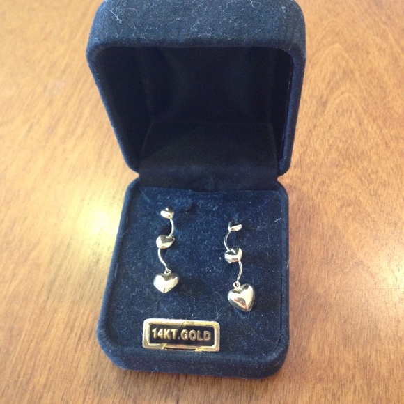 Jewelry - 14k Gold Heart Earrings
