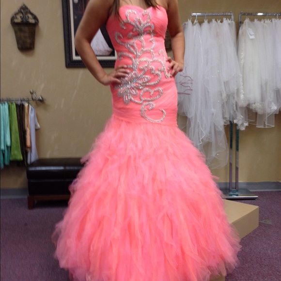 Mac Duggal Prom - size 8