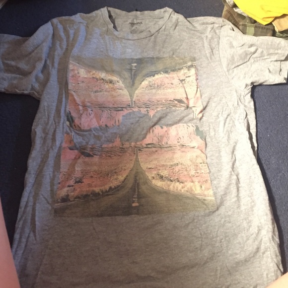 Mens Arizona graphic tee EUC