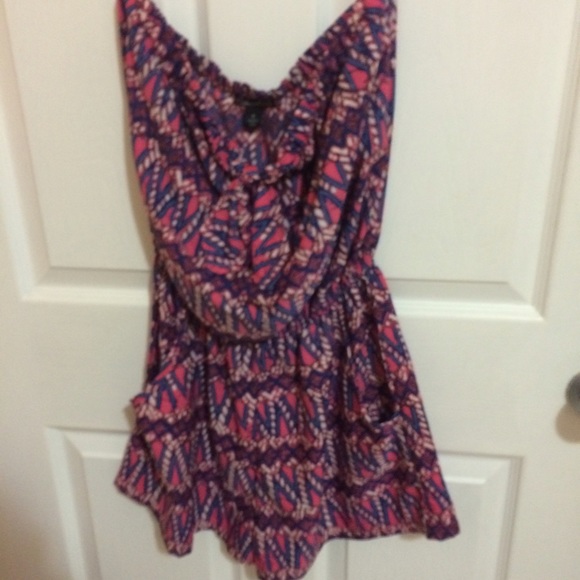 Pink romper - Picture 2 of 2