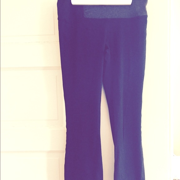 lulu  pants. Black/ grey accent . & groove plant