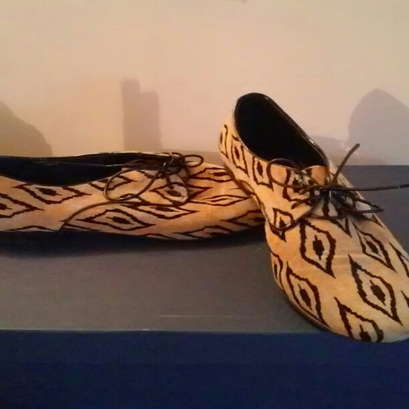 Women's Laced Flats