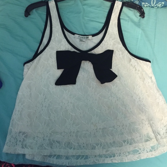 Creme and black crop top - Picture 1 of 2