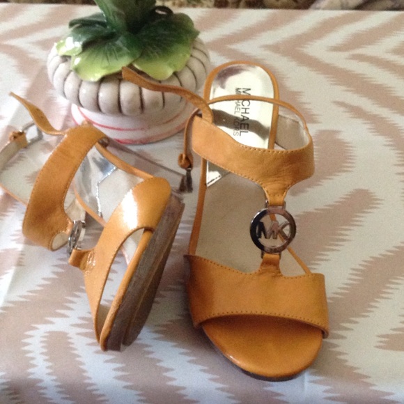 MICHAEL KORS  sandal - Picture 1 of 3