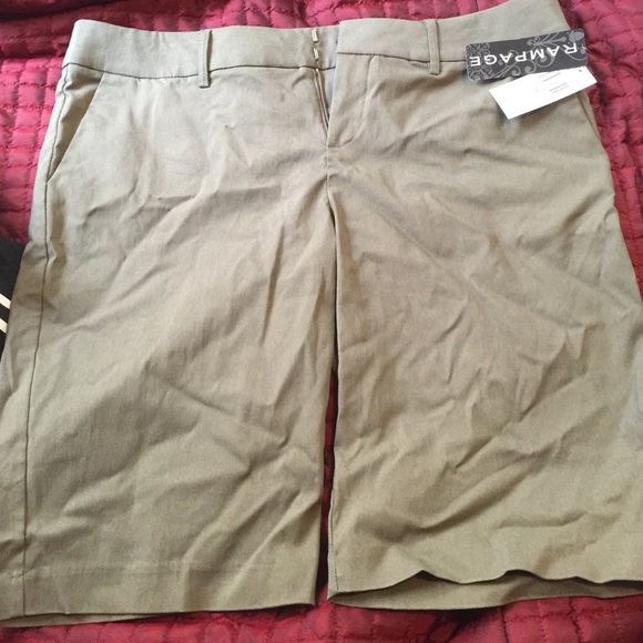 Rampage olive green dress shorts - Picture 1 of 4