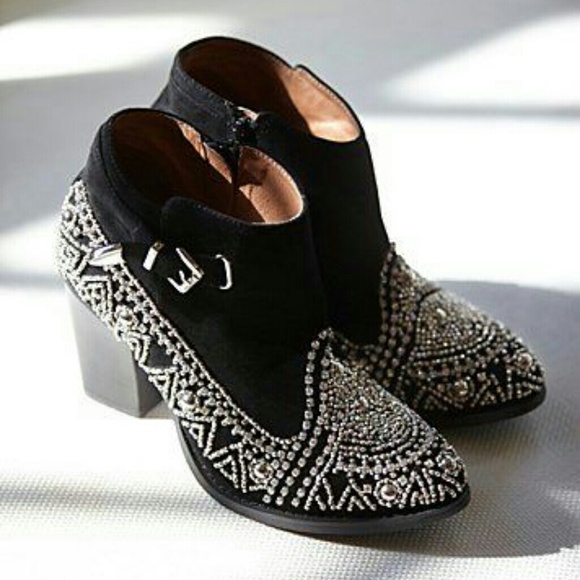 ISO Free People After Dark Ankle Boot - Picture 2 of 3