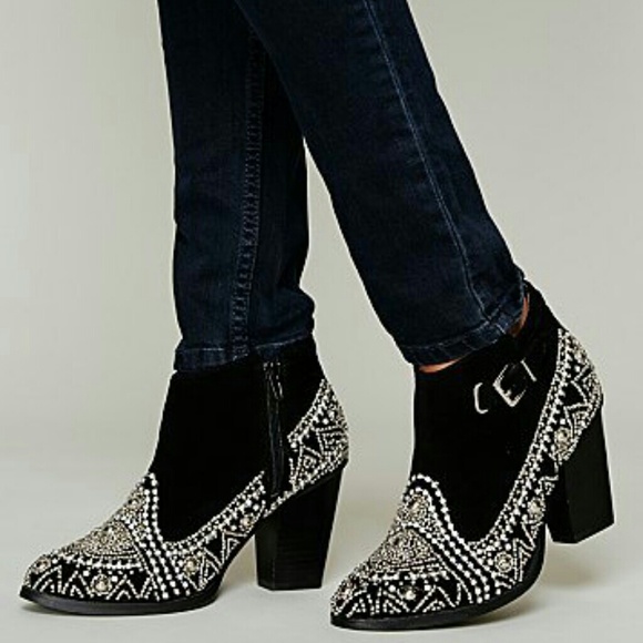 ISO Free People After Dark Ankle Boot - Picture 3 of 3