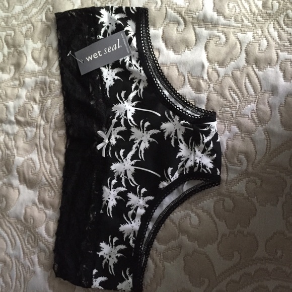 Underwear size- Medium and size- small - Picture 1 of 2