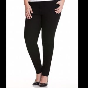 Genius Fit Black skinny pants