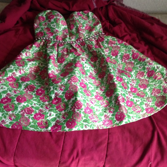 Beautiful spring dress - Picture 2 of 4