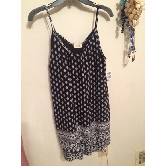 NWT- Strapless dress