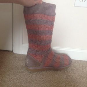 Knit, pink and purple, ugg boots.