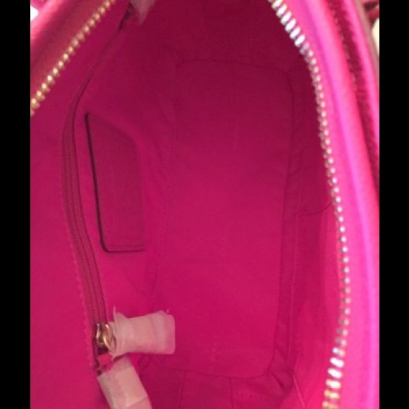 PRICE DROP!❤️Coach Mini Crossgrain Leather Satchel - Picture 4 of 4