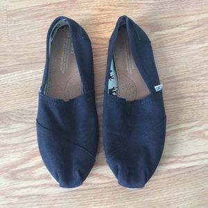Black toms