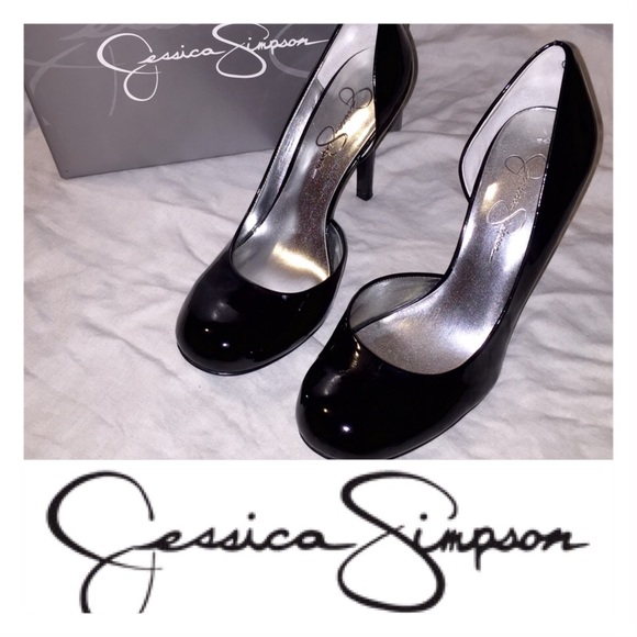 JESSICA SIMPSON Black Patent Leather RoundToe Heel