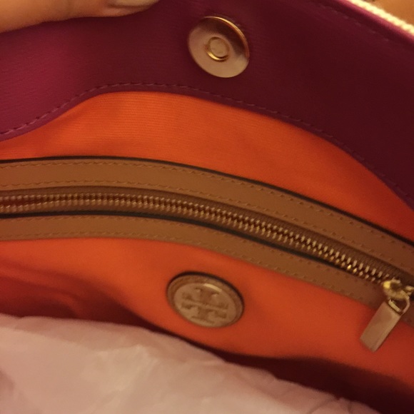 👛REDUCED 💯Authentic Tory Burch Bag - Picture 3 of 4