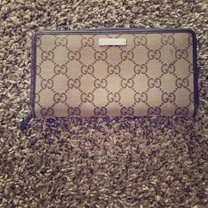Gucci wallet