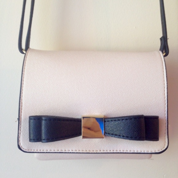 NWOT Black & White Crossbody Bag w/ Bow
