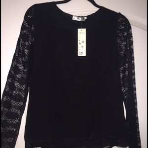 Black lace top🎀