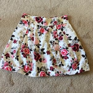 Cute floral H&M skirt