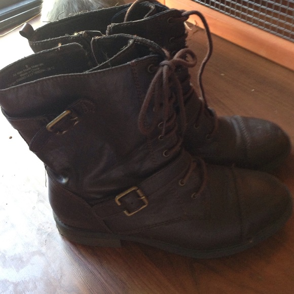 Combat boot