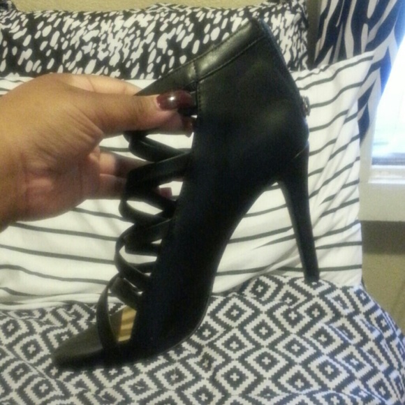 Heels - Picture 2 of 4