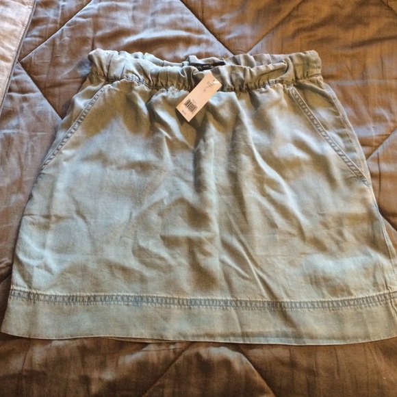 Elastic waist denim skirt