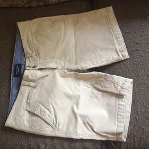 American Eagle khaki Bermuda shorts size 6