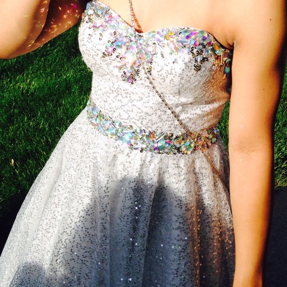 Silver prom dress - Picture 4 of 4