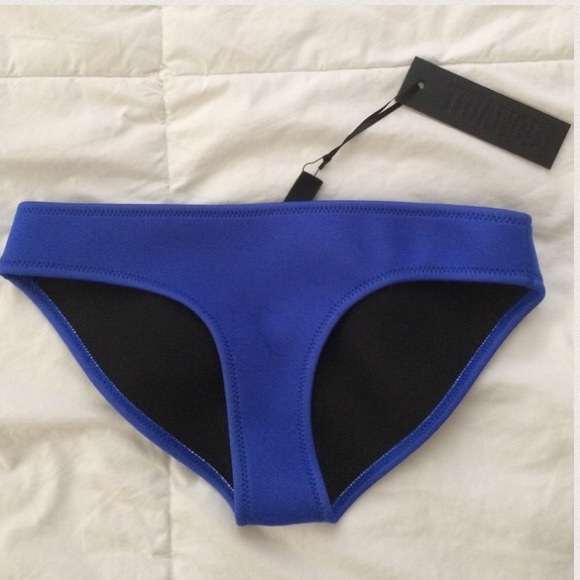 ❌SOLD on Ⓜ️❌Triangl Neoprene Bikini Bottoms - Picture 2 of 3
