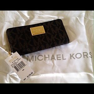 Michael Kors jet set wallet