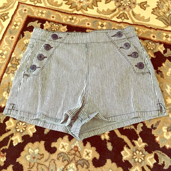 🚫SOLD🚫Pin stripe high waisted shorts