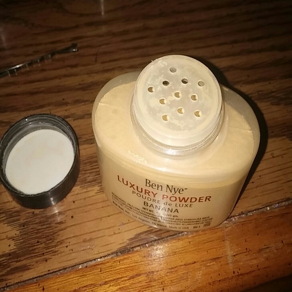 SOLD SOLD SOLD Ben Nye Banana Powder - Picture 3 of 3