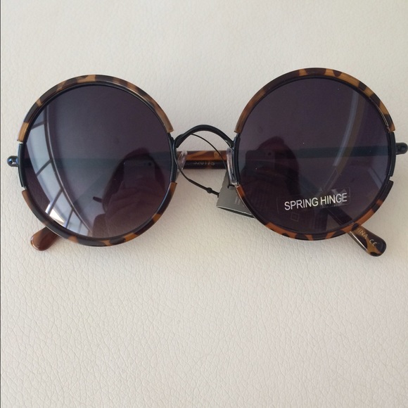 Chic round sunglasses