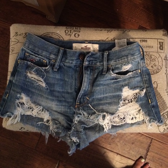 denim high wasted hollister crocheted shorts