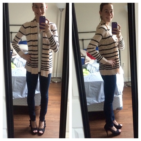 🚫SOLD🚫 Creamy pink & black striped knit cardigan - Picture 4 of 4