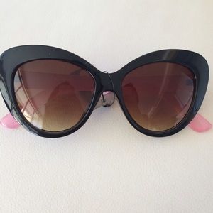 Cat eye retro sunglasses