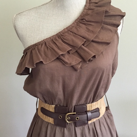 One Shoulder Ruffle Dress! Size M - Picture 2 of 4