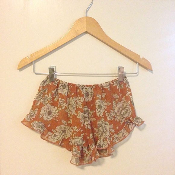 Brandy Melville • Orange Floral Vodi Shorts