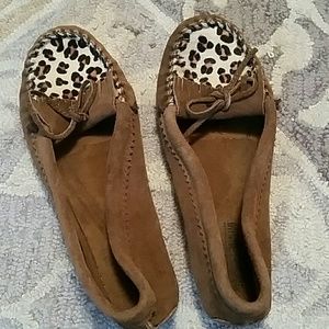 Minnetonka moccasins leopard cheetah 9