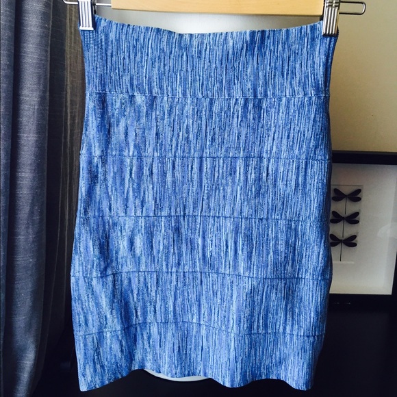 BCBGMAXAZRIA bandage skirt - Picture 2 of 3