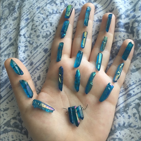 The Affinity Choker - 3 Quartz crystal choker🌿 - Picture 4 of 4