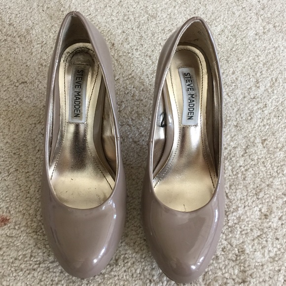 Steve Madden, nude patent heels