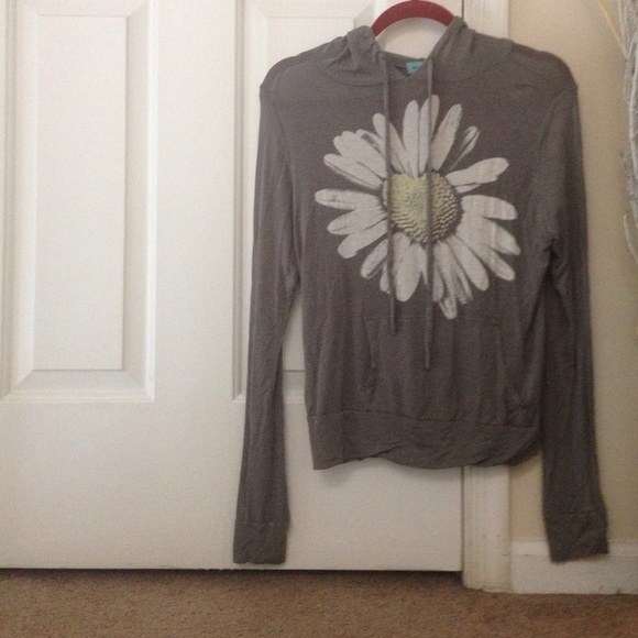 Pacsun grey pull over with flower on it