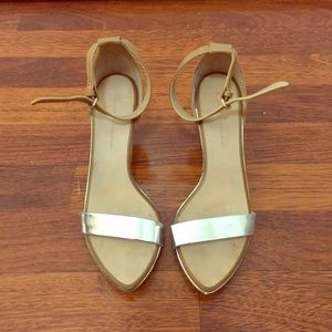 Zara Ankle-Strap sandals in size 7